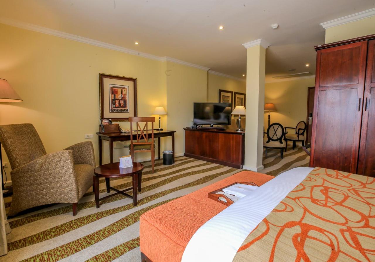 Kigali Serena Hotel Esterno foto