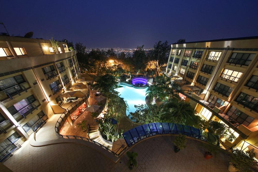 Kigali Serena Hotel Esterno foto