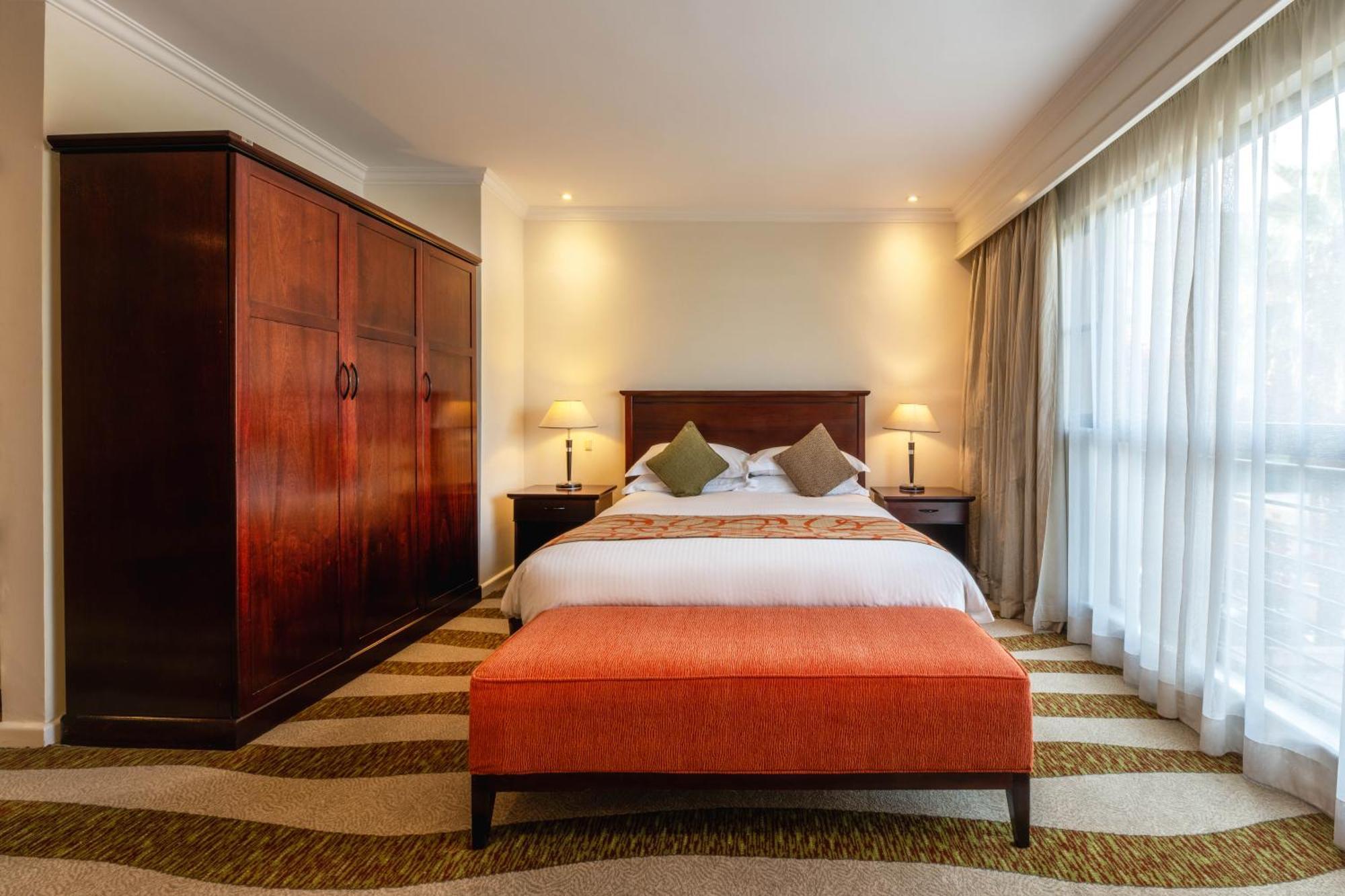 Kigali Serena Hotel Esterno foto
